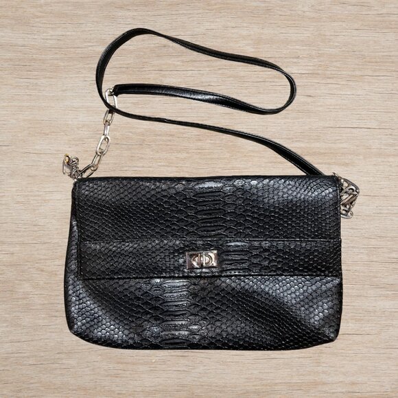 Lot of 4 Assorted Purses Wristlets Bags Mixed Brands Excellent Condition - Picture 2 of 5